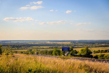 Rus açık alanlar. Alan. Yaz Rus manzaraları. Yol manzarası. Yaz peyzaj arka plan