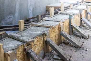 Evin beton tabanının döküm, form-iş ev inşaatı