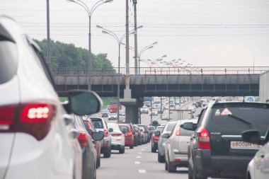 Rusya, Moskova - 23 Temmuz 2019: Moskova'da gündüz saatlerinde Mkad'da trafik sıkışıklığı
