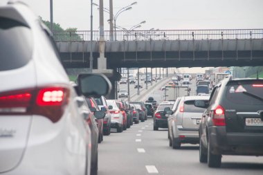 Rusya, Moskova - 23 Temmuz 2019: Moskova'da gündüz saatlerinde Mkad'da trafik sıkışıklığı