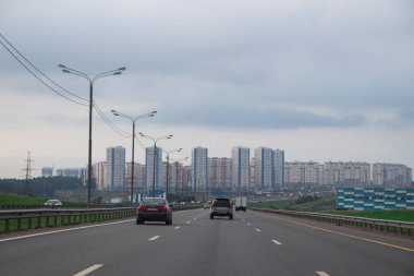 Rusya, Moskova - 23 Temmuz 2019: Moskova'da gündüz saatlerinde Mkad'da trafik sıkışıklığı