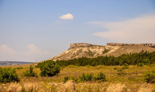 Vista Roca Blanca Durante Día Las Montañas Crimea —  Fotos de Stock