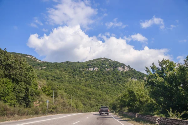 Vista Estrada Nas Montanhas Durante Dia Crimeia Viagem Carro Conceito — Fotografia de Stock
