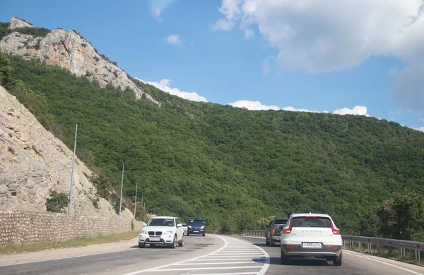 Vista Carretera Las Montañas Durante Día Crimea Viajar Coche Concepto —  Fotos de Stock