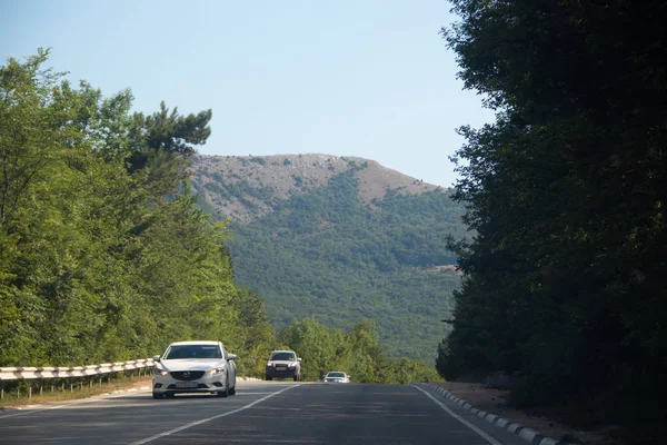 Vista Carretera Las Montañas Durante Día Crimea Viajar Coche Concepto — Foto de Stock