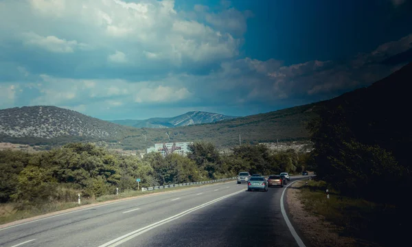 Uitzicht Weg Bergen Overdag Krim Reizen Met Auto Concept — Stockfoto