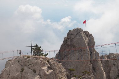 Sis, Kırım'da Ai-Petri Dağı ile güzel dağ manzarası
