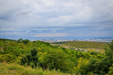 Anapa şehrinin binalarının ve mimarisinin havadan görünümü, Rusya