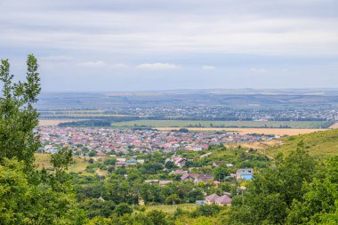 Anapa şehrinin binalarının ve mimarisinin havadan görünümü, Rusya