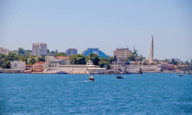 Güneşli havada Sivastopol Körfezi, Kırım