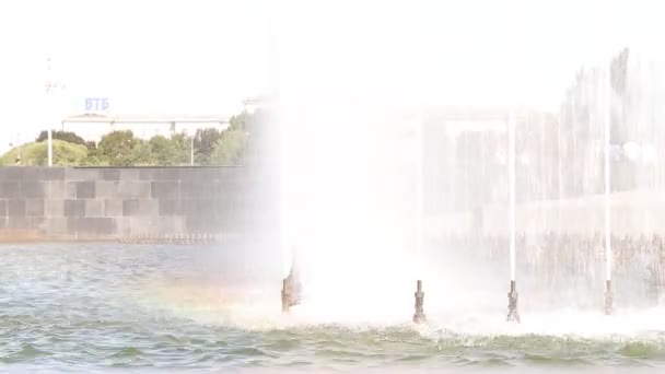 Vatten Show Med Fontäner Parken Dagtid — Stockvideo