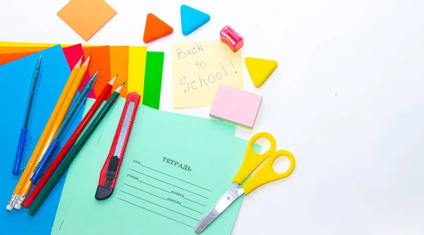 Kleur Schoolbenodigdheden Geïsoleerd Witte Achtergrond Terug Naar School Concept — Stockfoto