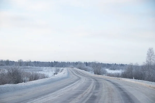 Estrada Nevada Durante Dia Época Inverno — Fotografia de Stock