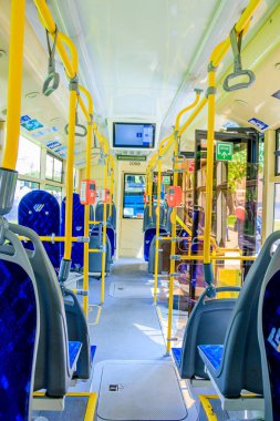 Otobüsteki koltuklar, toplu taşıma kavramı 