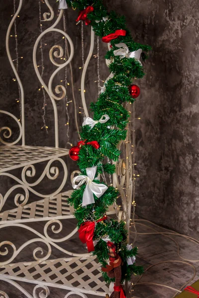 Szilveszteri Dekoráció Egy Nappaliban Karácsonykor Üdülőszoba Dekoráció Karácsonyi Játékok Koszorúk — Stock Fotó