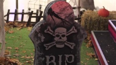 mezar çapraz yazıt RIP ile