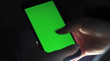 Kadın el telefon hromakey ile kullanın..