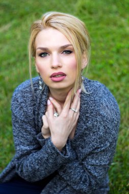 portre portre sarışın seksi