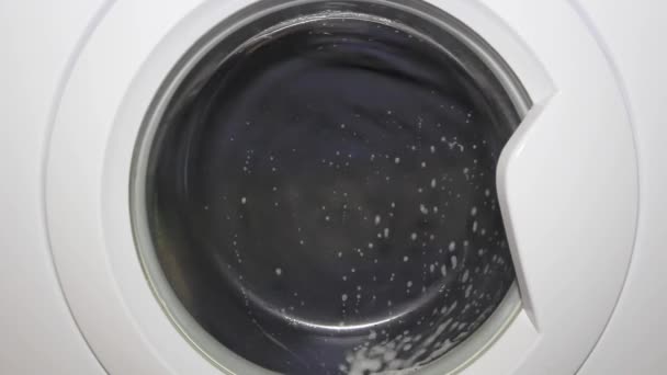 Washing machine washes clothes — Stock Video