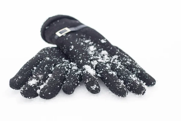 Damskie rękawiczki w śnieżnej pogodzie zbliżyć — Zdjęcie stockowe