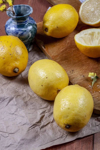 Beaucoup Citrons Oranges Sur Une Table Bois Thème Des Agrumes — Photo