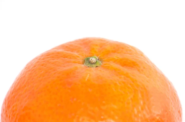 Ripe tangerine pada latar belakang putih ruang salinan close-up — Stok Foto