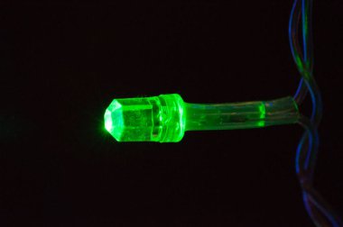 Yeşil Led ampul Noel çelenk yakın çekim makro