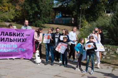 Ukrayna, Chernihiv, 15 Eylül 2019: Hayvan Kısırlaştırma ve Aşırı Maruziyet Merkezlerinin Yaratılması İçin Tüm Ukrayna ve Dünya Hayvan Hakları Yürüyüşü