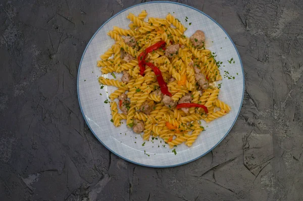 Pastas Italianas Con Carne Queso Especias Perejil Salsa Tomate Comida —  Fotos de Stock