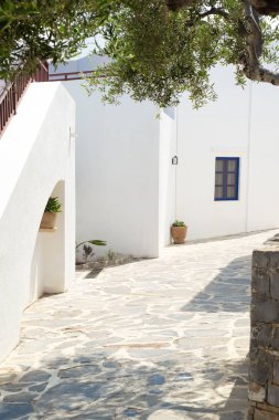 Girit adasından dar geçit, Yunanistan