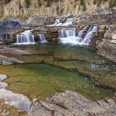 Kootenai River Falls düşük su Güz Libby, Montana yakınındaki sırasında.