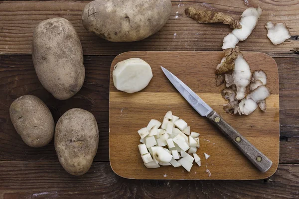 Overview Whole Cut Potatoes Cutting Board — Stock Photo, Image