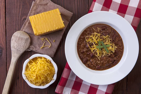 Una Foto Arriba Tazón Chile Casero Queso Cheddar Tazón — Foto de Stock