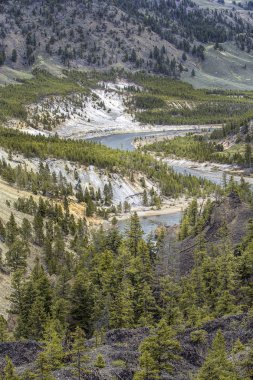 Vadideki Yellowstone nehri.