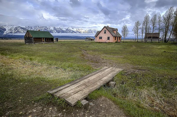 Plank leading to Mormon Row. — Stock Photo, Image