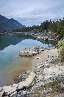 Clark Fork Nehri Thompson Falls, Montana yakınlarında..