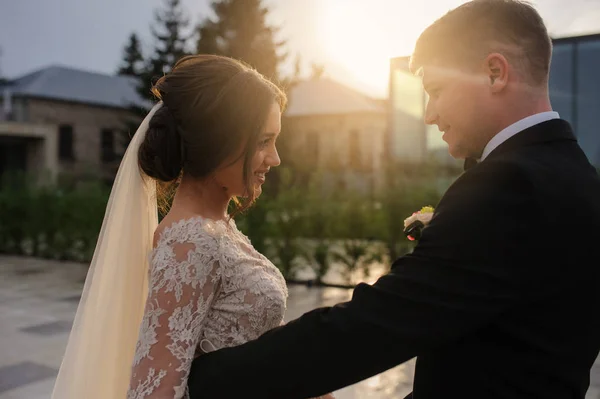 Close Portrait Beautiful Sexy Elegant Brunette Bride Handsome Groom Looking — Stock Photo, Image