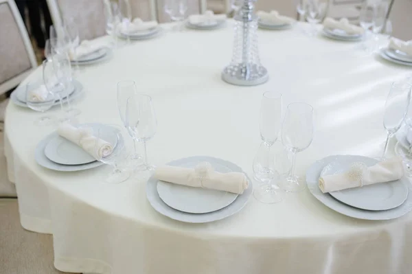 Sala Banquetes Con Mesas Redondas Con Cubiertos Clouse Vie — Foto de Stock