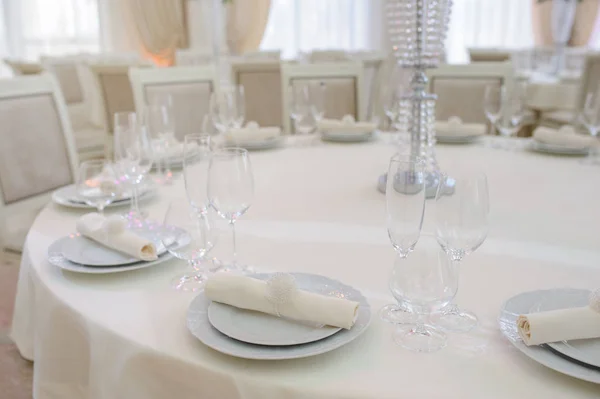Sala Banquetes Con Mesas Redondas Con Cubiertos Clouse Vie — Foto de Stock