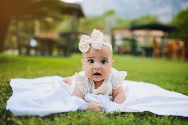 Baby Girl Lying Grass — Stock Photo, Image