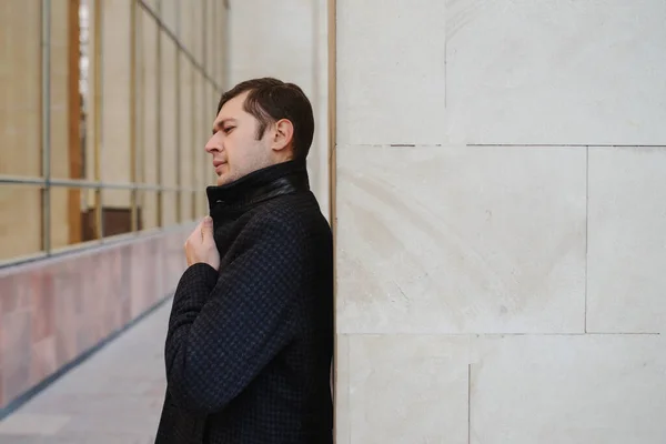 Lateral View Young Man Classic Coat Outdoors — Stock Photo, Image