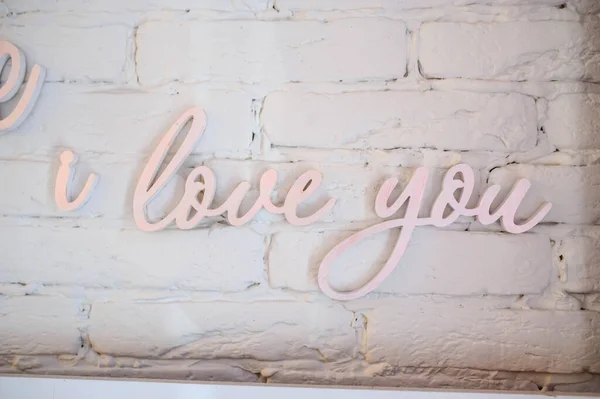 Nahaufnahme Foto Von Hand Schriftzug Love You Rosa Farbe Auf — Stockfoto