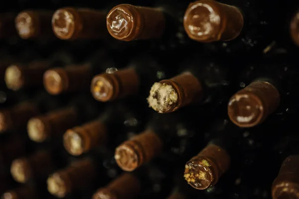 Bouteilles Vin Empilées Dans Une Ancienne Cave Vin — Photo