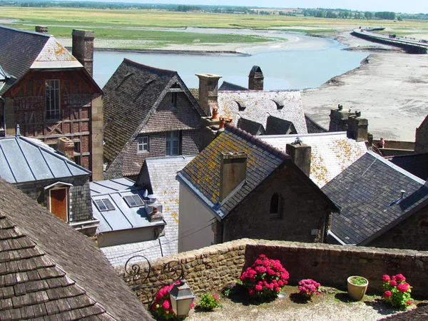 Tipikus Pala Tetejű Házak Mont Saint Michel Normandy Franciaország — Stock Fotó