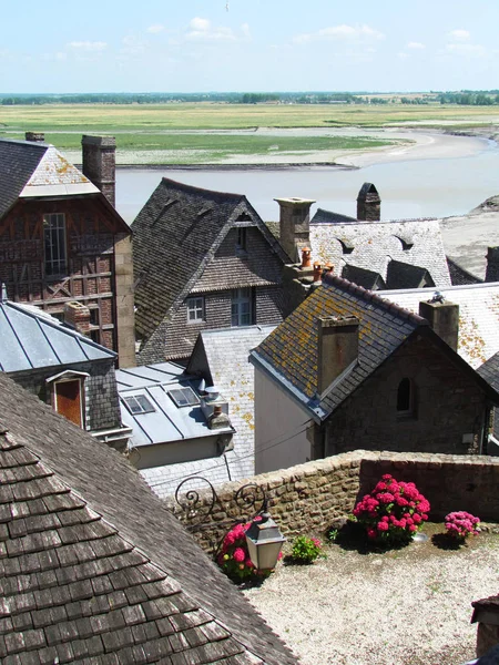 Tipikus Pala Tetejű Házak Mont Saint Michel Normandy Franciaország — Stock Fotó