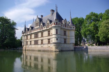 Vview tarihinde Fransız ünlü kale Amboise, Chateau d'Amboise Loire nehrinde. Ortaçağ anıt