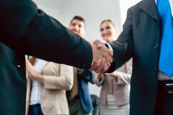 Close-up of the handshake of two business men after an important agreement — Stock Photo, Image