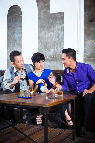 Asian Party People Man Harass Woman Her Boyfriend Night Club — Stock Photo, Image