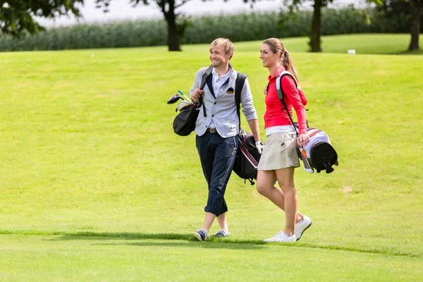 Portrait of happy golfing couple — Stock Photo, Image