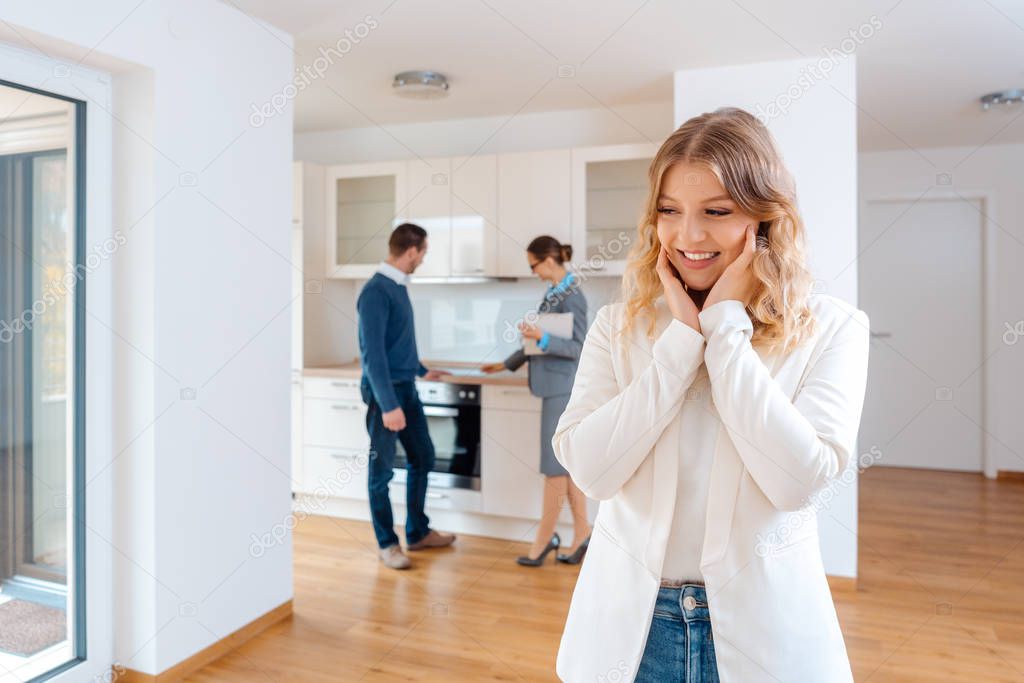 Woman raving about the apartment she and her man are going to rent